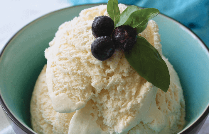 Organic healthy ice cream recipe for children in summer after school care. 